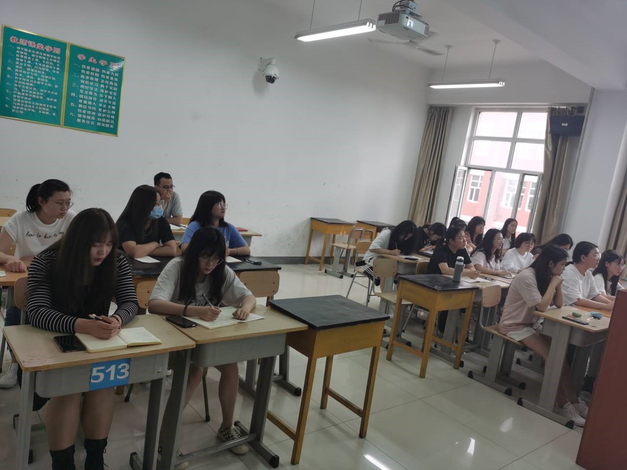书记3.jpg 书记3.jpg