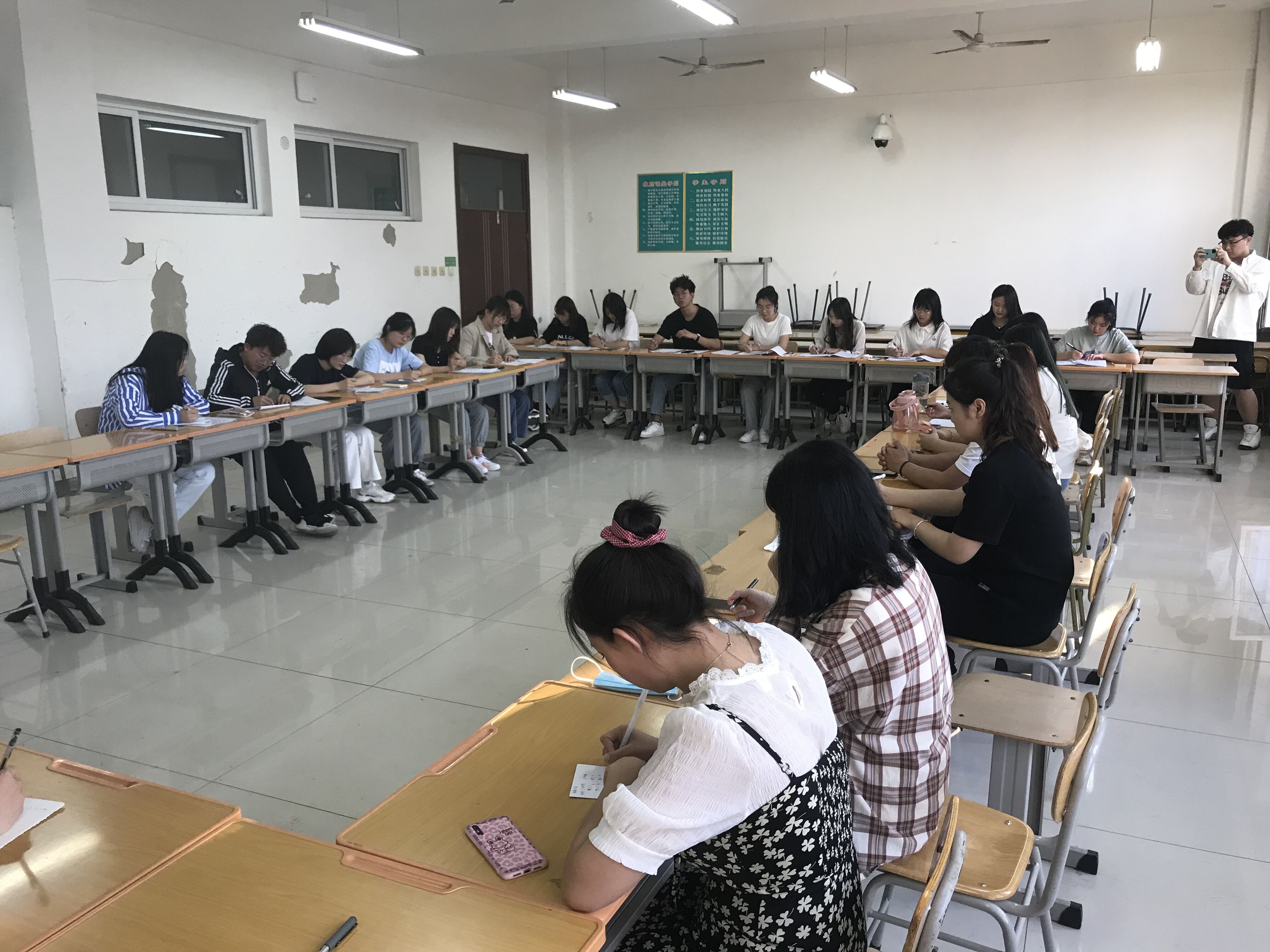学生一支部3.jpg 学生一支部3.jpg
