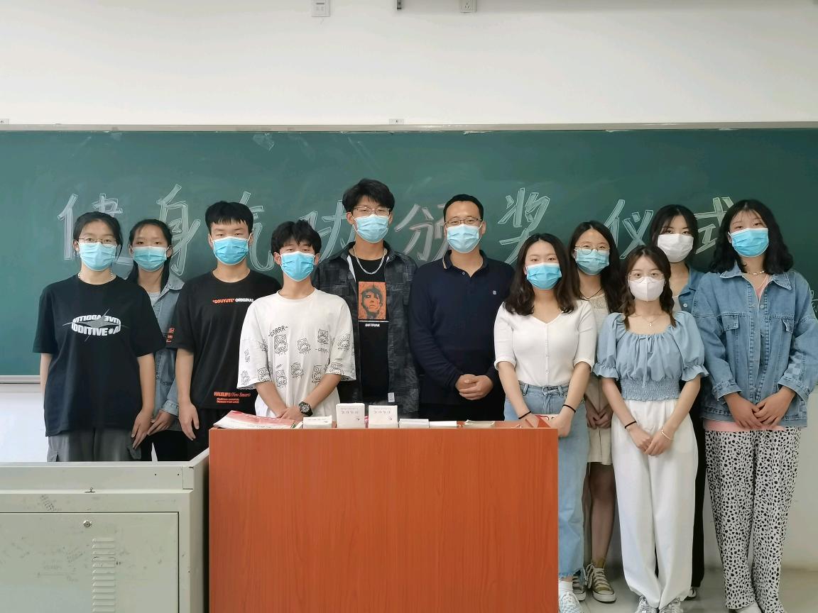图片32.jpg 图片32.jpg