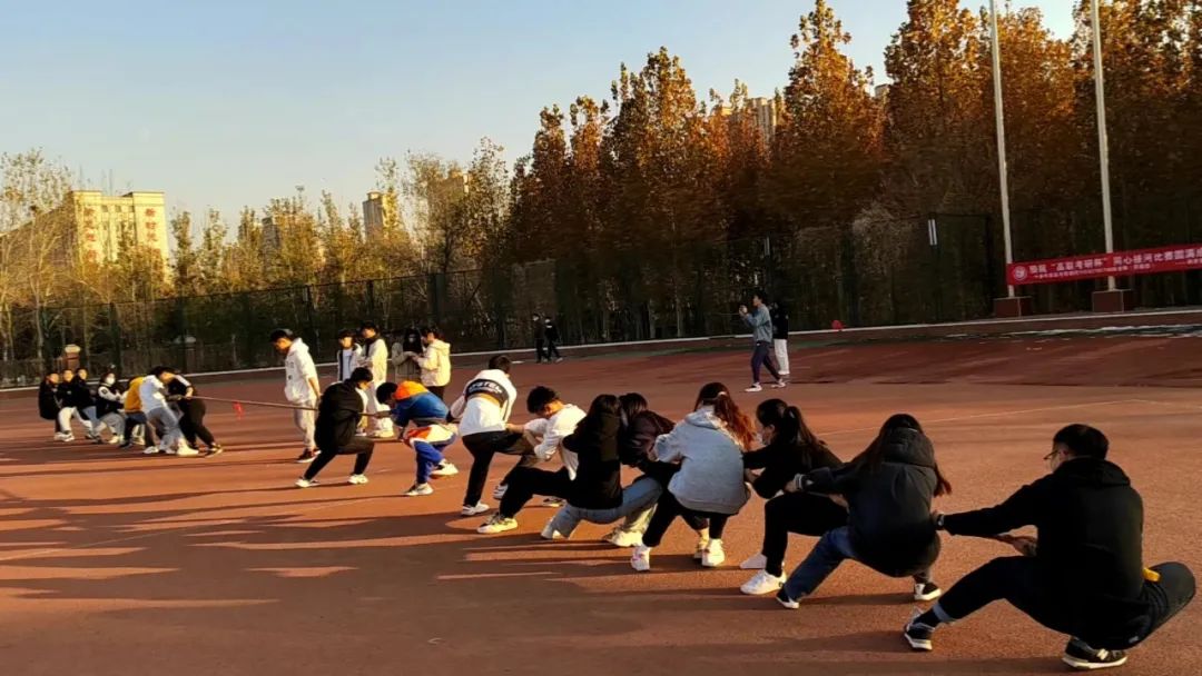 拔河4.jpg 拔河4.jpg