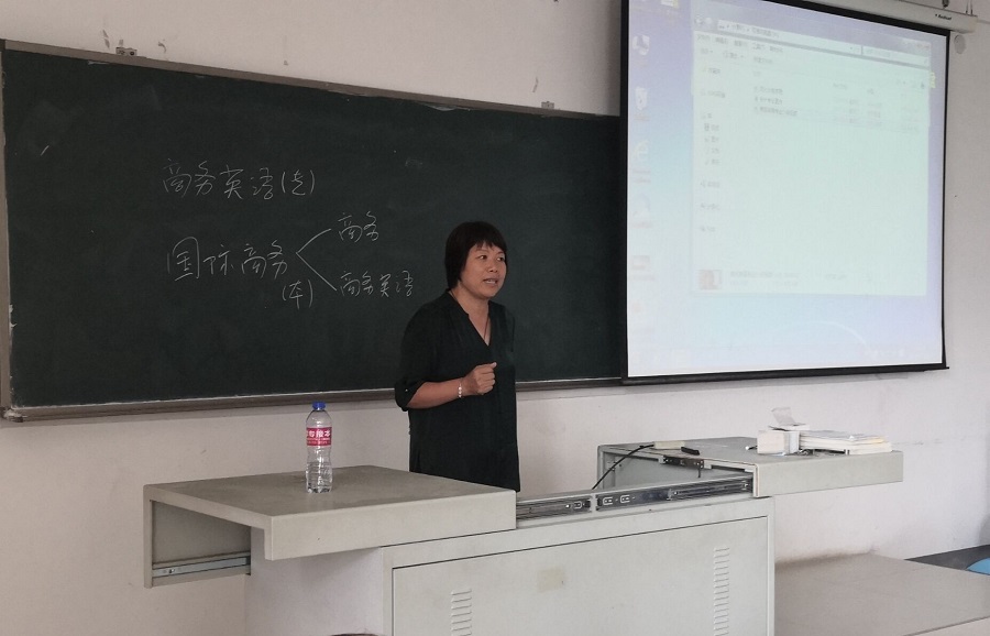 19家长见面会9.jpg 19家长见面会9.jpg