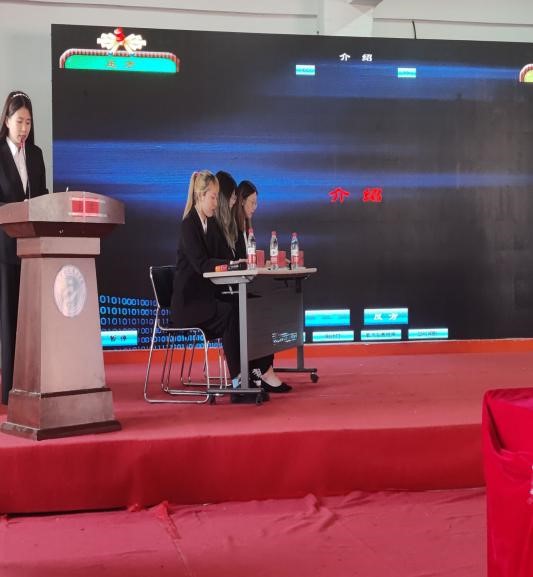 辩论2.jpg 辩论2.jpg